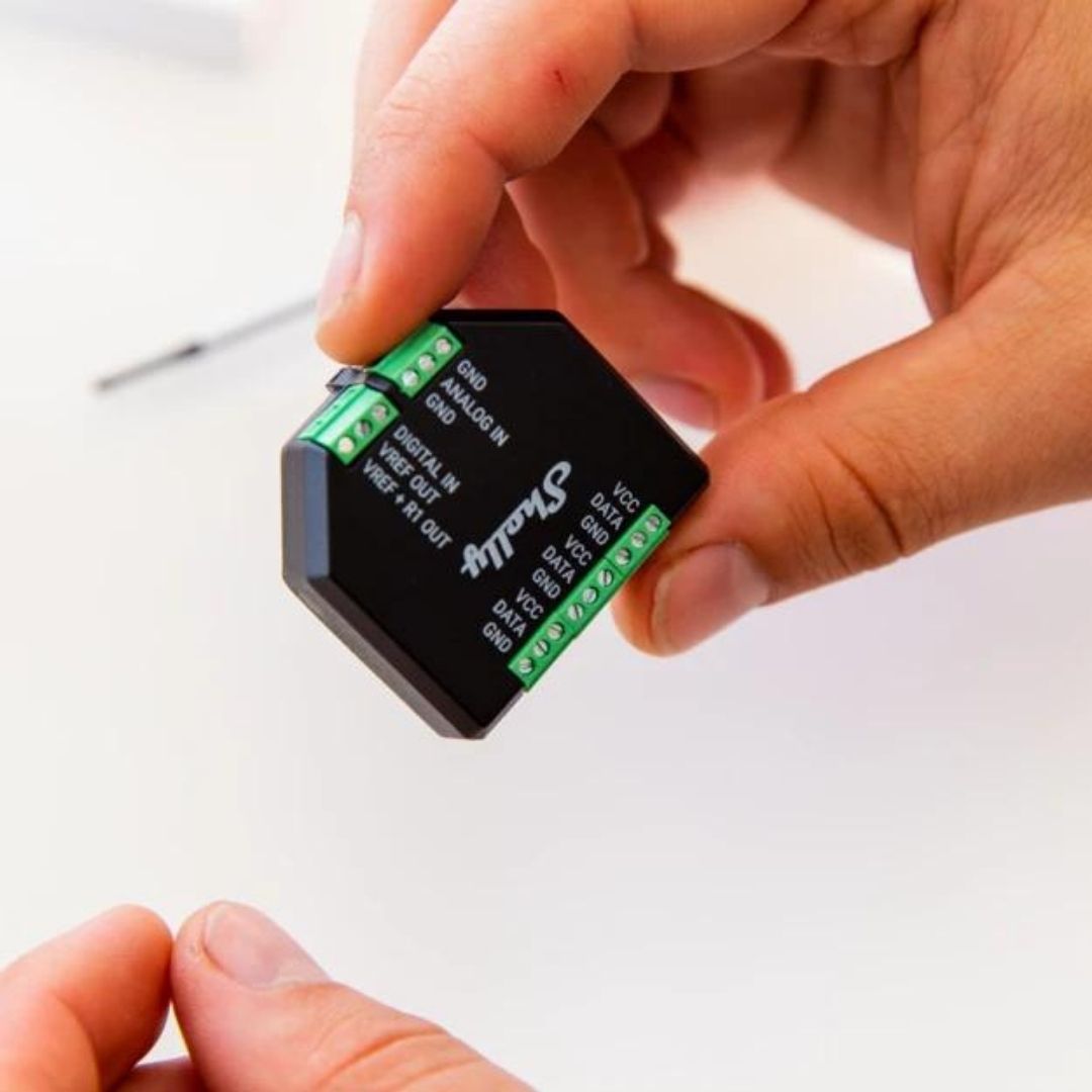 Shelly Plus AddOn. For Shelly Plus devices, use DS18B20, DHT22 sensors, analog and digital input.