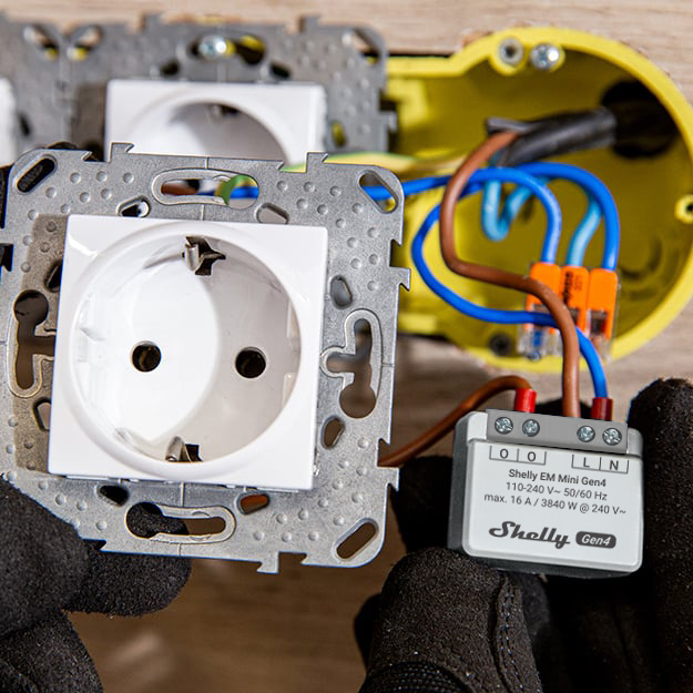 Shelly EM Mini Gen4. Medidor de energía inteligente Matter, Wi-Fi, Zigbee y Bluetooth