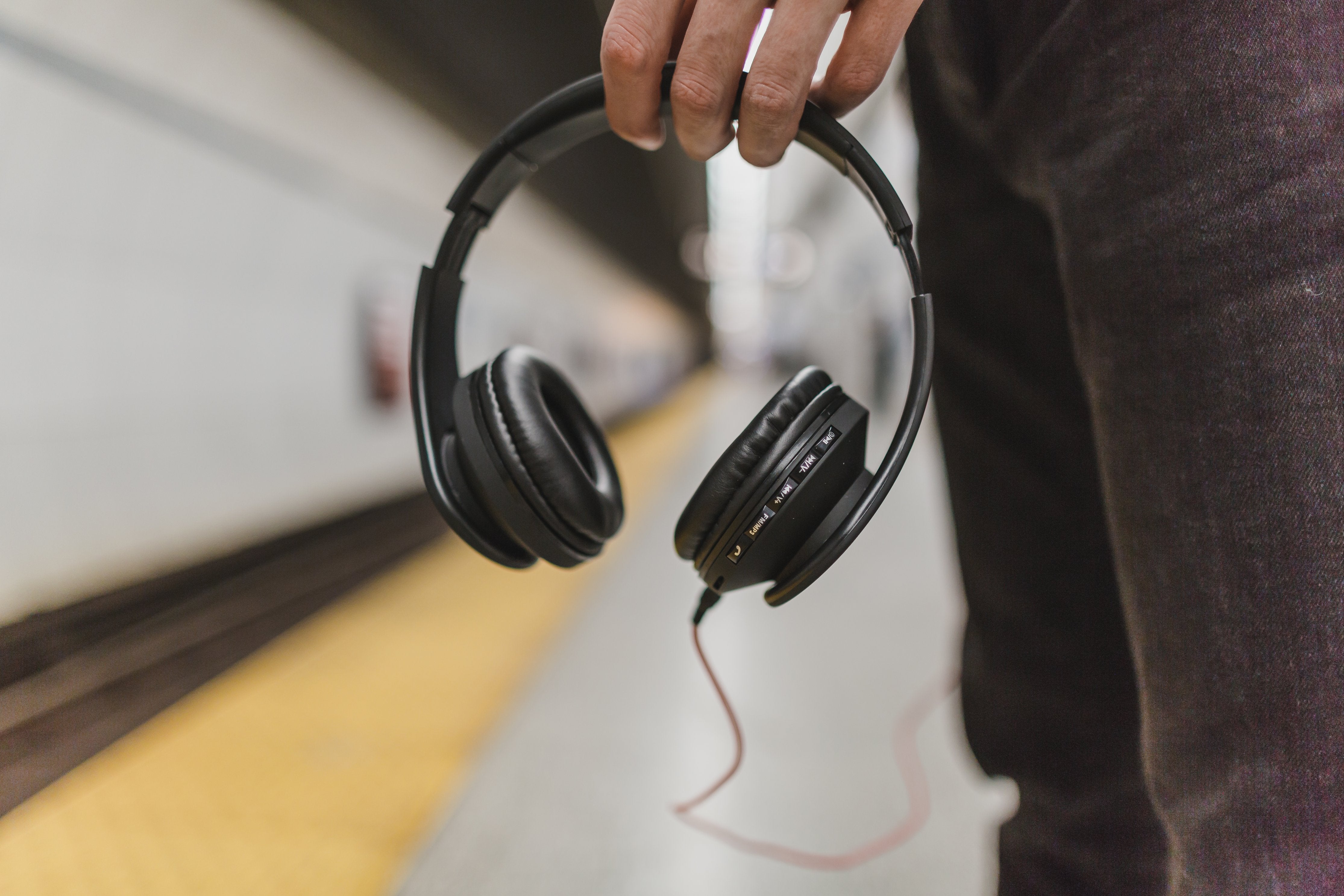 Headsets – Digital Bay Tech