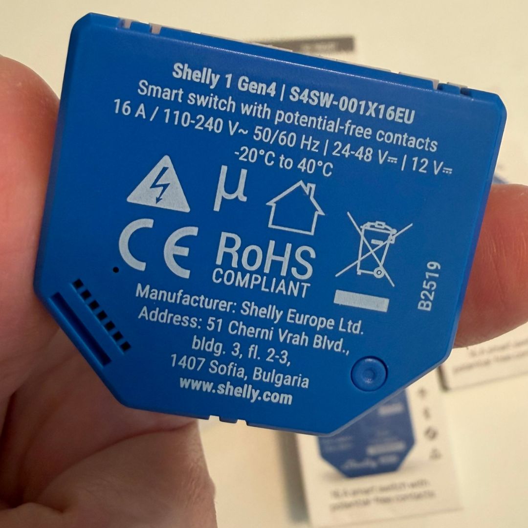 Shelly 1 Gen4. Interruptor de relé inteligente, 1 canal, 16 A, contactos secos. Wi-Fi, Zigbee, Matter. (Caja abierta)