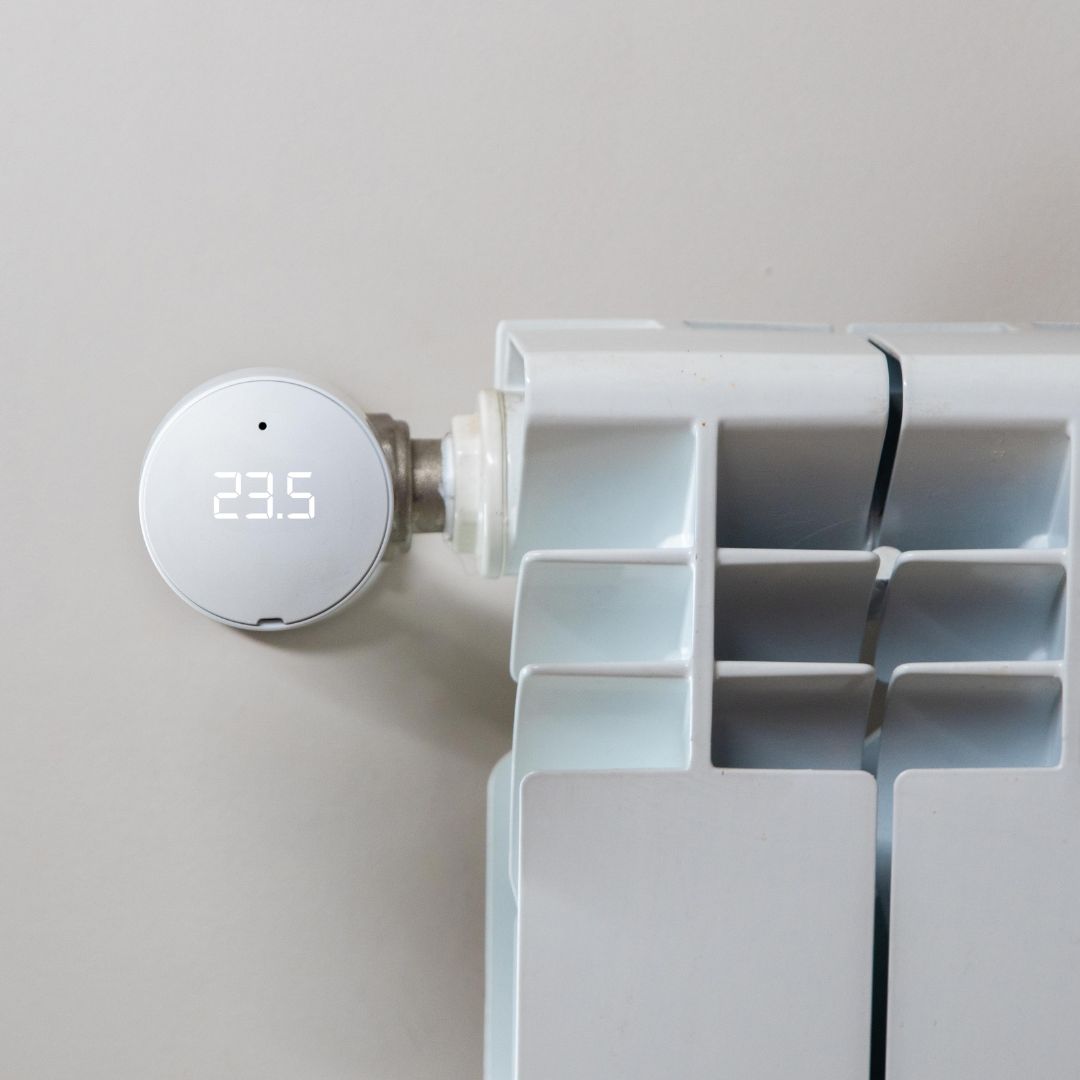 Radiator with smart valve