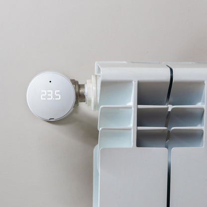 Radiator with smart valve