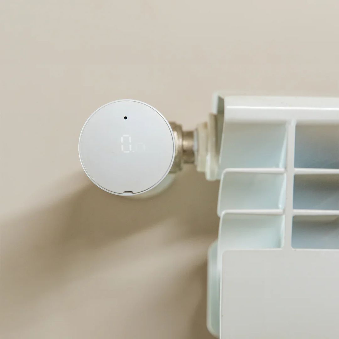 Radiator with smart valve