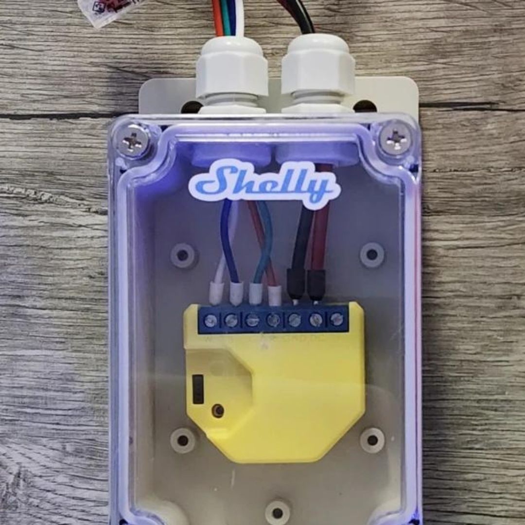 Shelly RGBW2. The smallest smart Wi-Fi solution for any LED strips. RGB+W, 4x single color LED strips or any LED dimmable lights (Open Box)