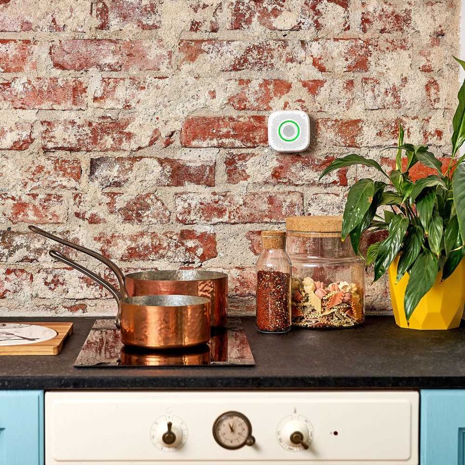 Shelly gas CNG detector in the kitchen